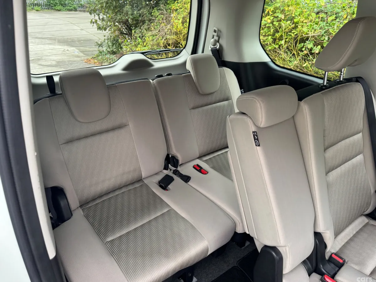 Nissan Serena MPV, Petrol Hybrid, 2017, White