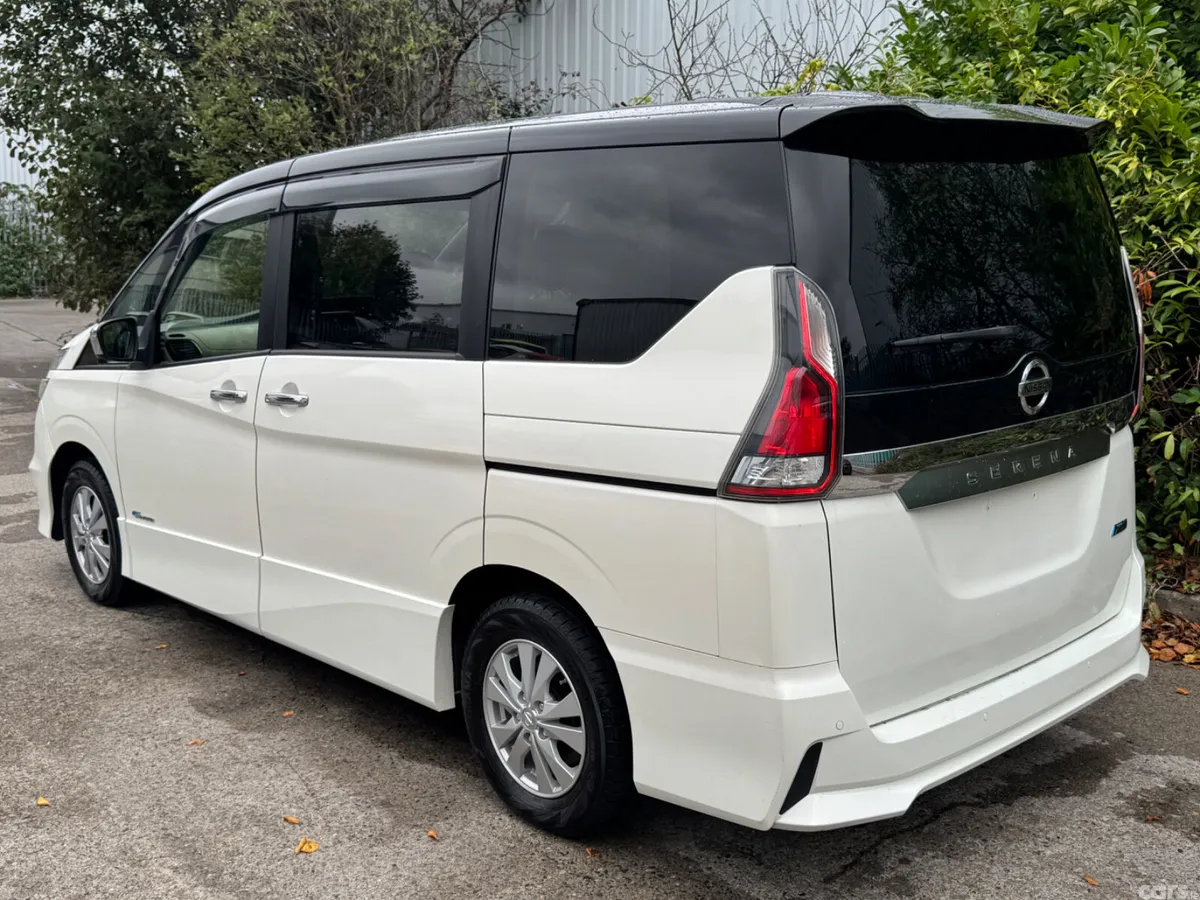 Nissan Serena MPV, Petrol Hybrid, 2017, White