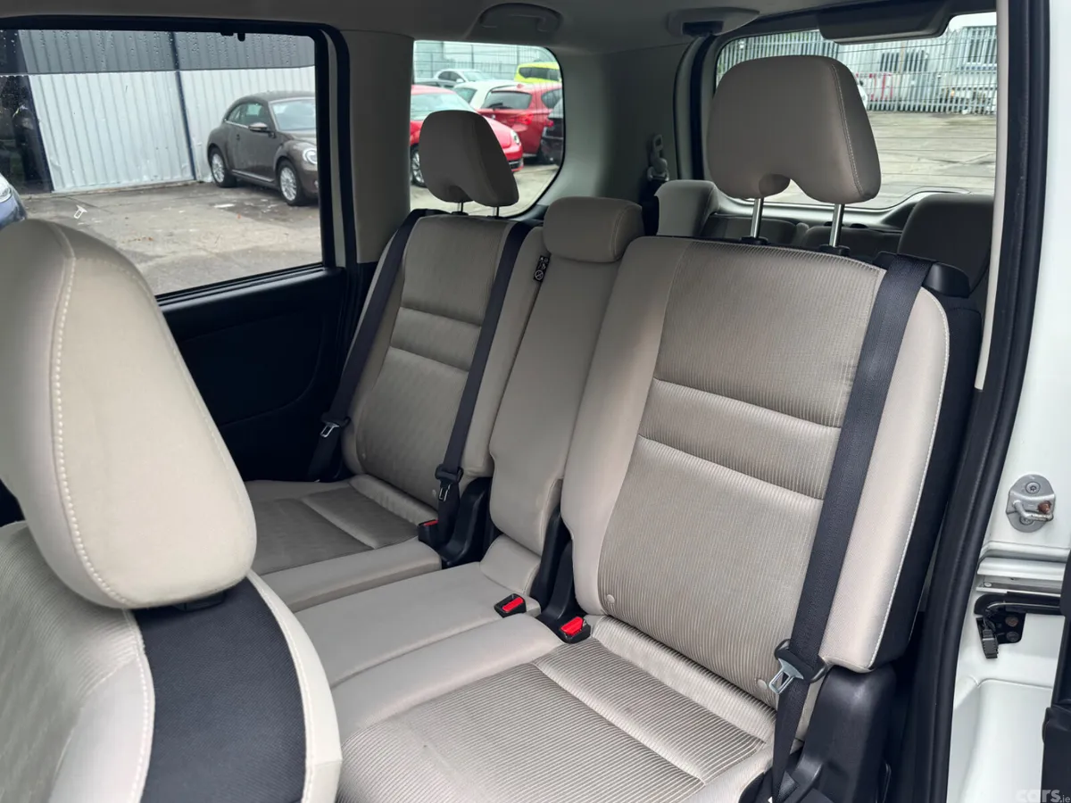 Nissan Serena MPV, Petrol Hybrid, 2017, White