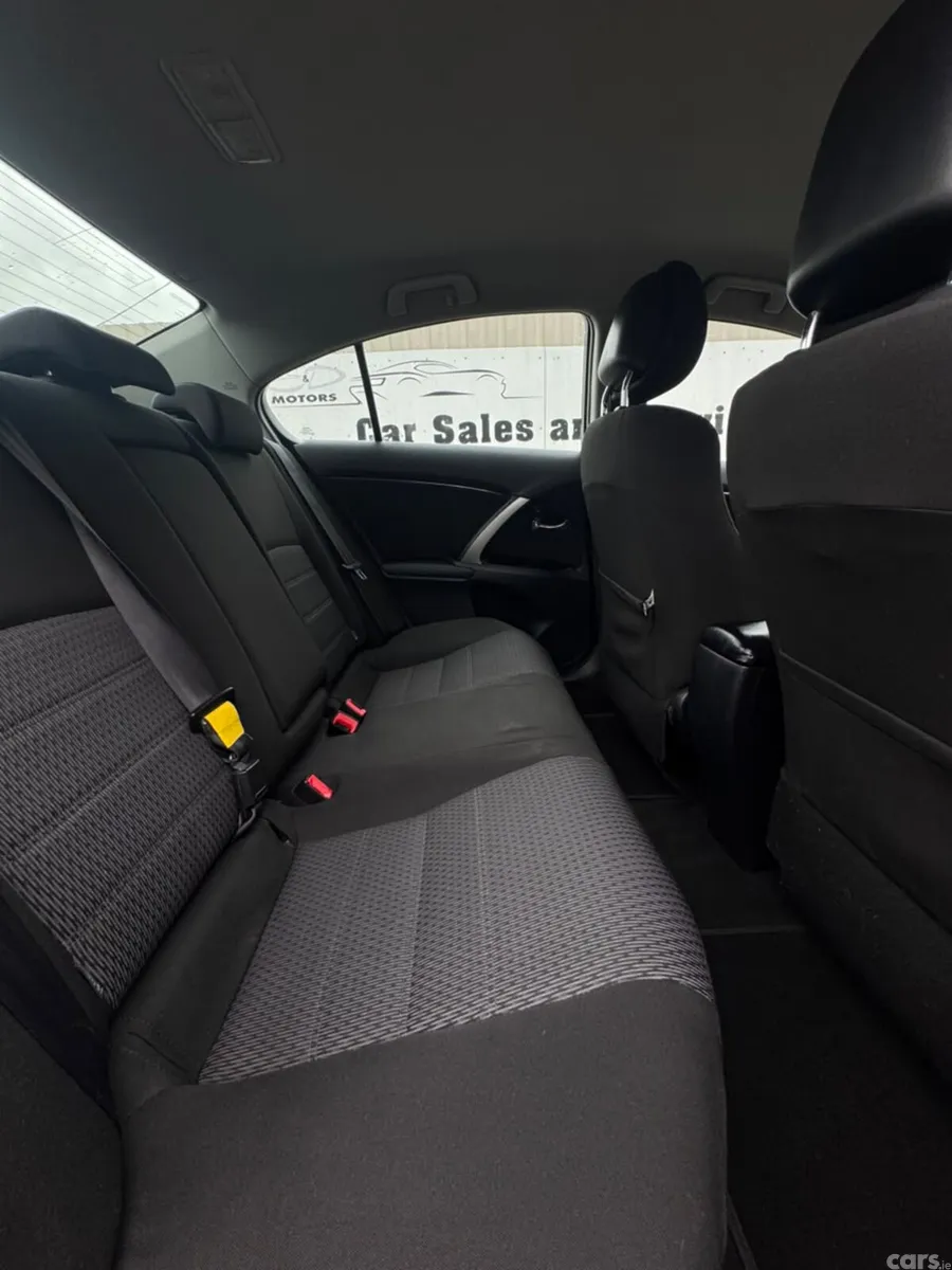 Toyota Avensis Saloon, Diesel, 2013, Blue