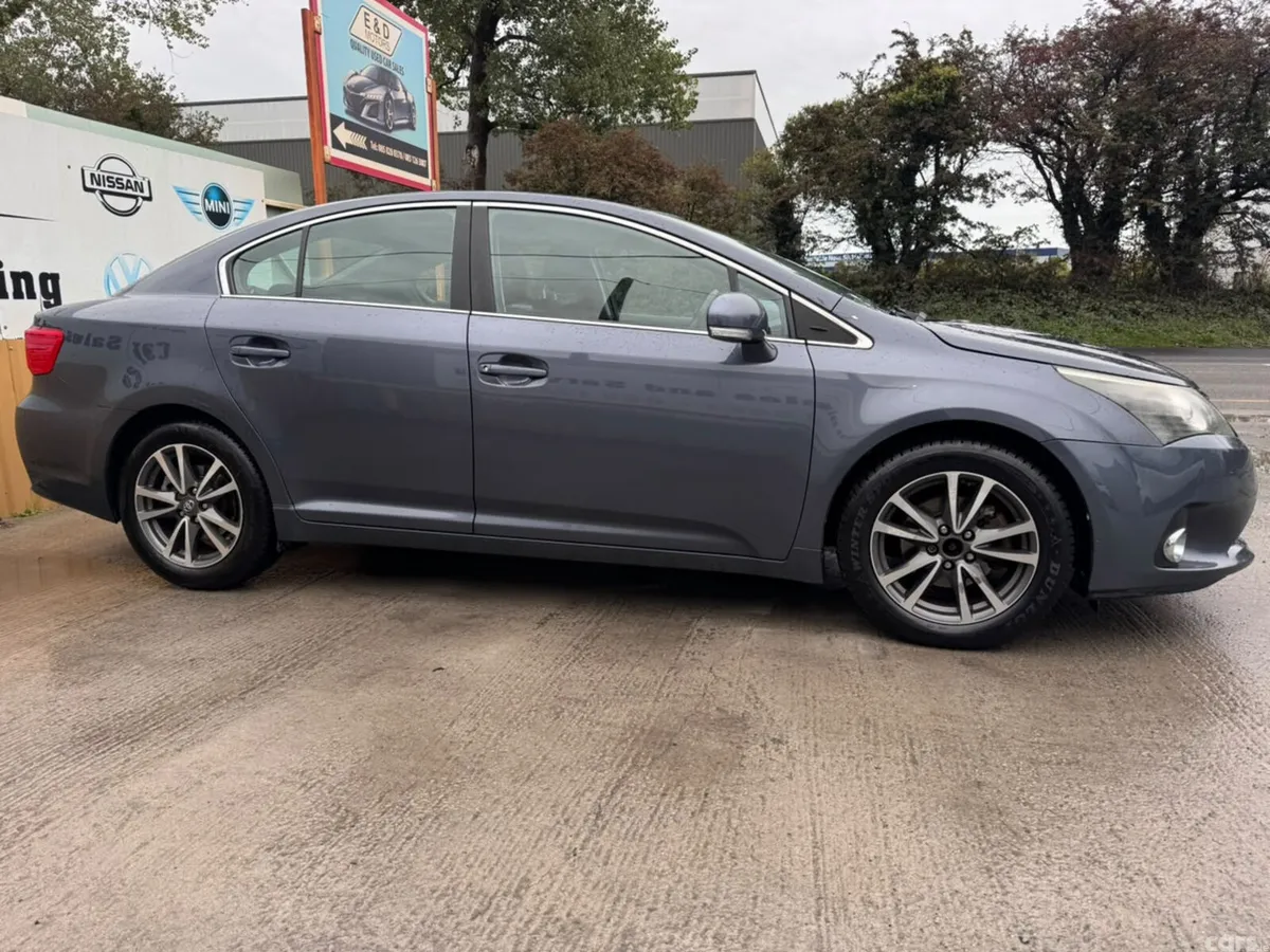 Toyota Avensis Saloon, Diesel, 2013, Blue