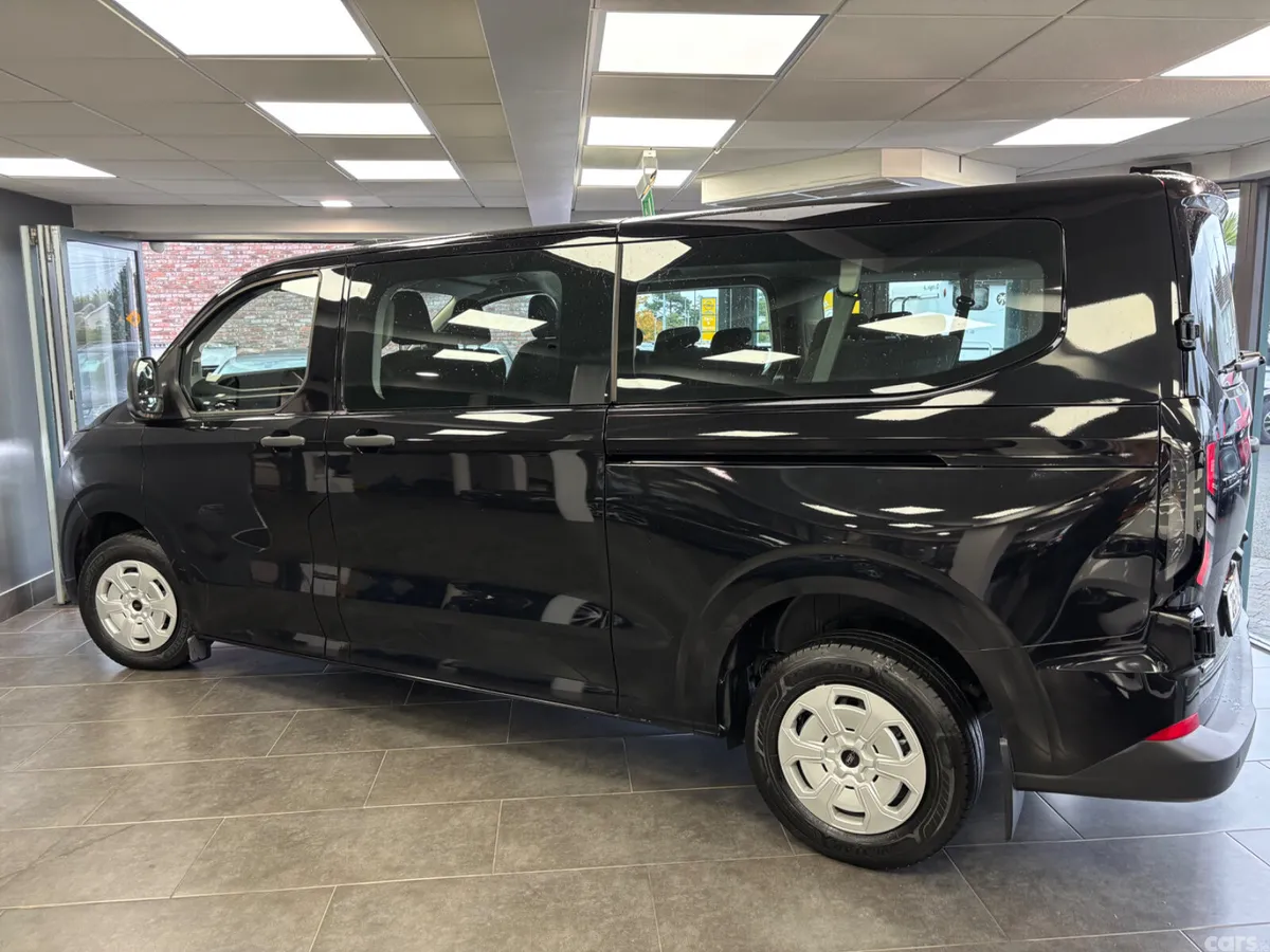 Ford Transit Custom MPV, Petrol Plug-in Hybrid, 2026, Black