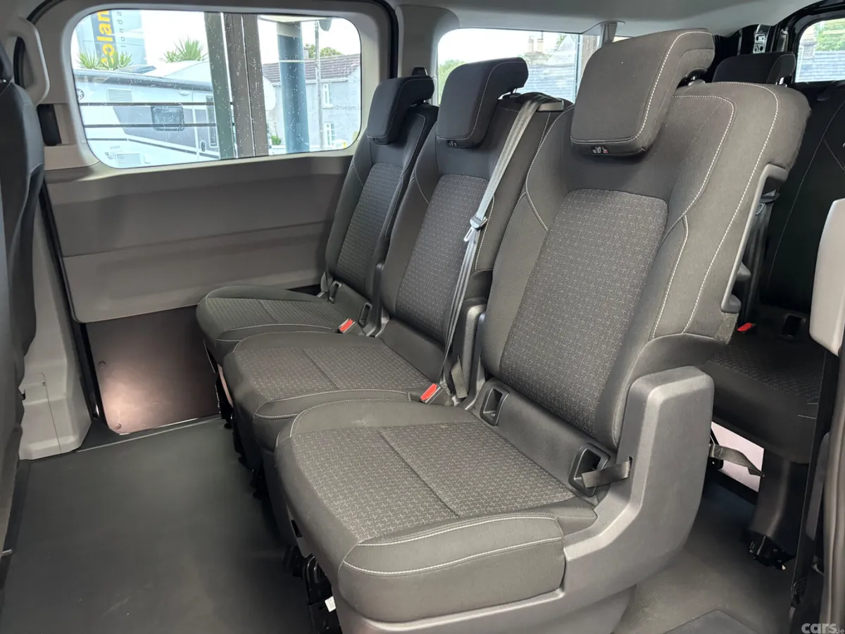 Ford Transit Custom MPV, Petrol Plug-in Hybrid, 2026, Black
