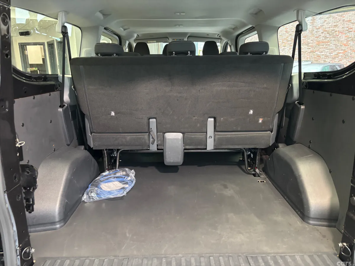 Ford Transit Custom MPV, Petrol Plug-in Hybrid, 2026, Black
