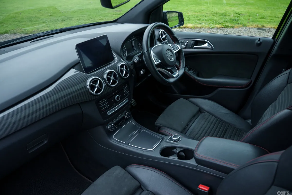 Mercedes-Benz B-Class MPV, Petrol, 2018, Black