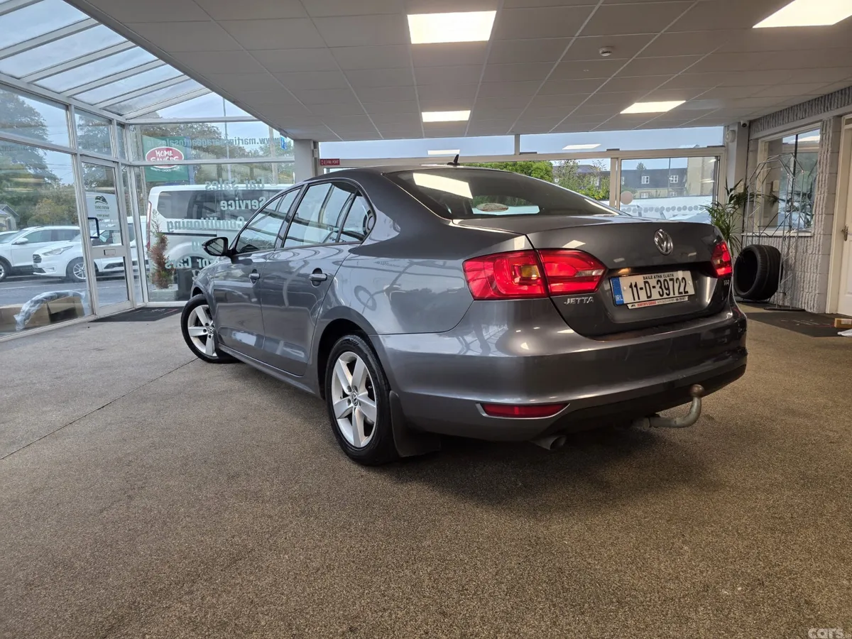 Volkswagen Jetta Saloon, Diesel, 2011, Grey