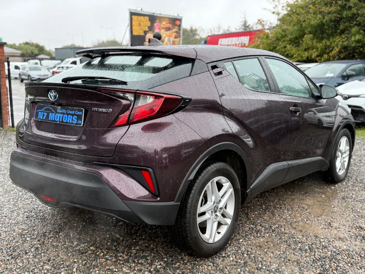 Toyota C-HR SUV, Petrol Hybrid, 2023, Purple