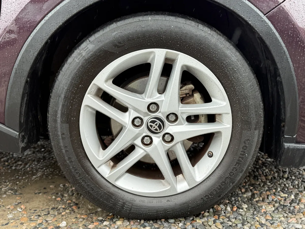 Toyota C-HR SUV, Petrol Hybrid, 2023, Purple