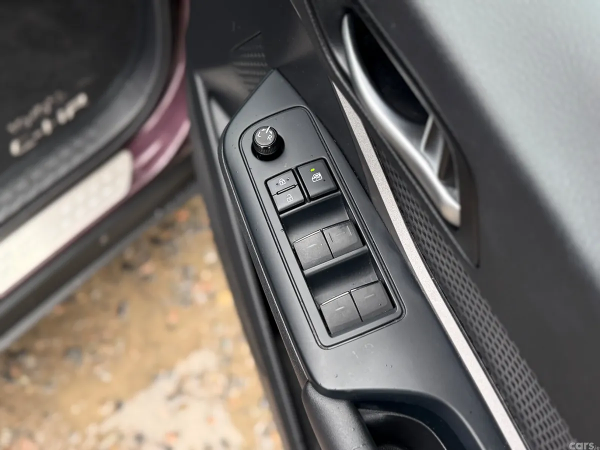 Toyota C-HR SUV, Petrol Hybrid, 2023, Purple