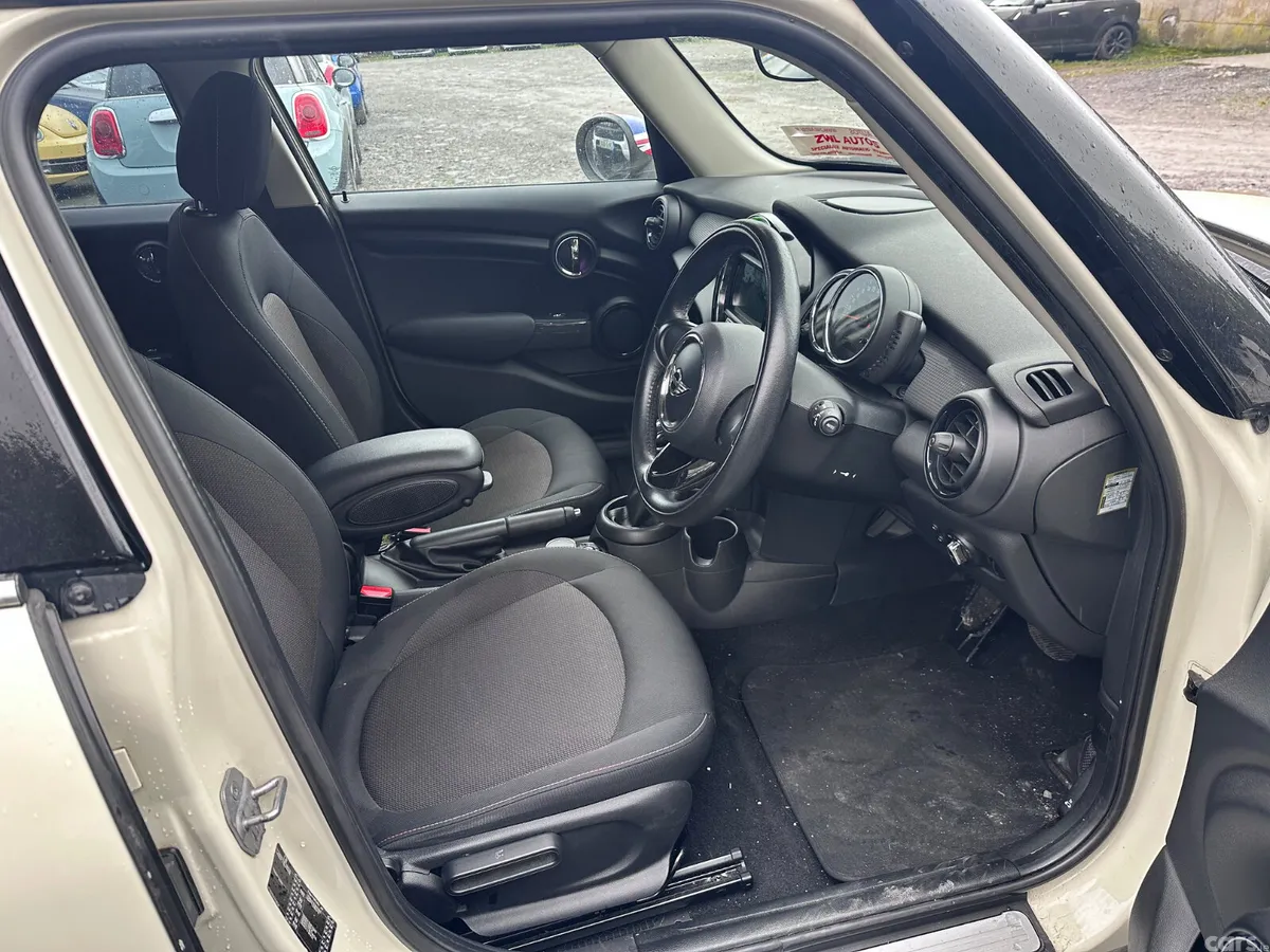 Mini Cooper Hatchback, Diesel, 2017, White