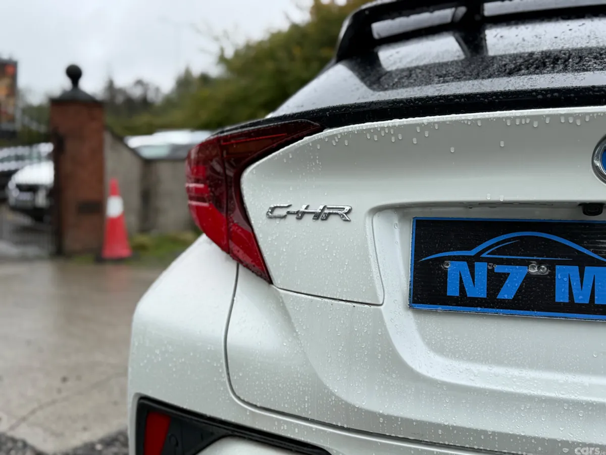 Toyota C-HR SUV, Petrol Hybrid, 2020, White