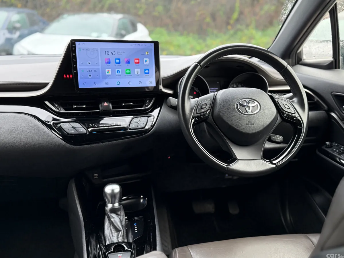 Toyota C-HR SUV, Petrol Hybrid, 2020, White
