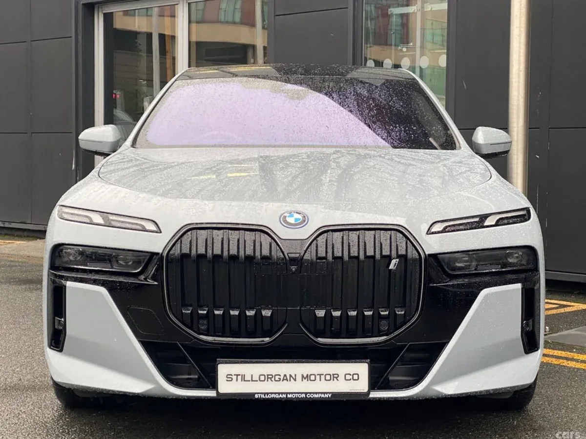 BMW i7 Saloon, Electric, 2024, Grey