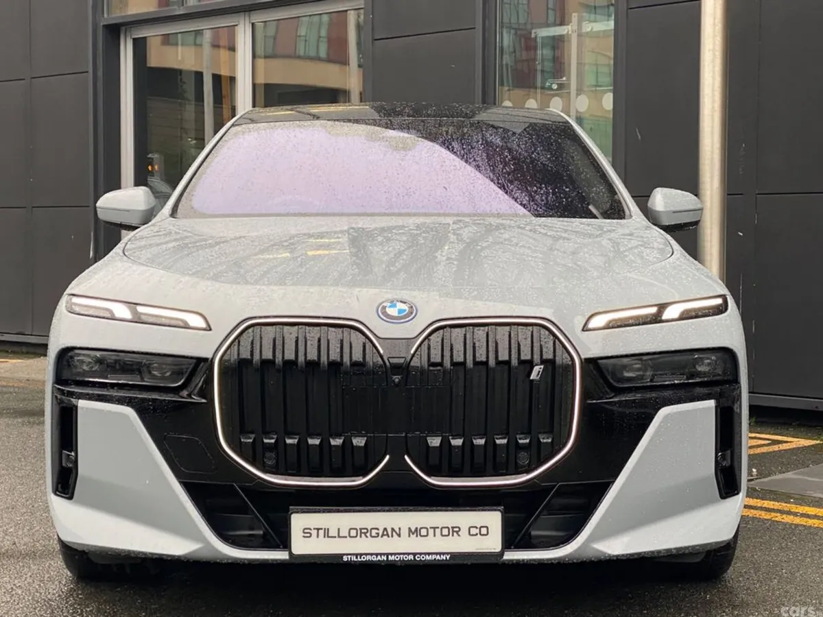 BMW i7 Saloon, Electric, 2024, Grey