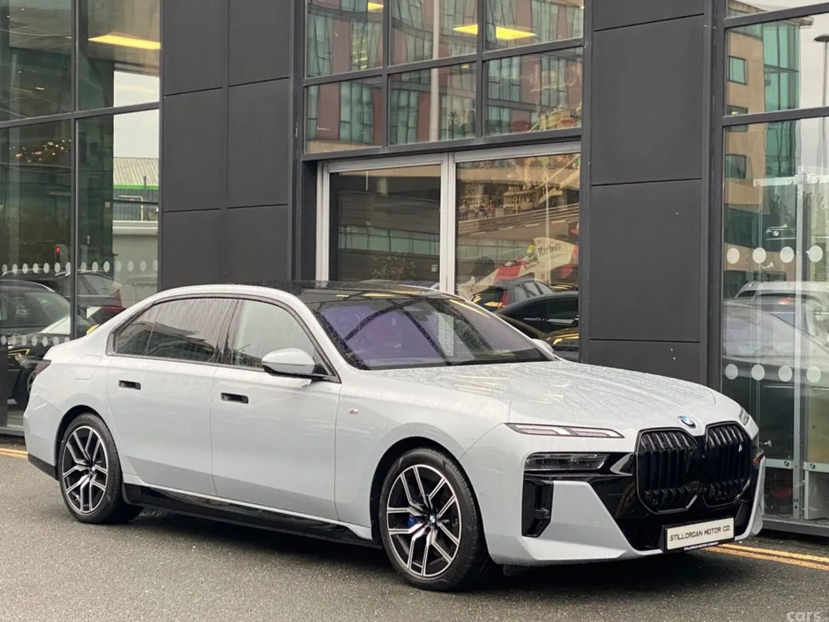 BMW i7 Saloon, Electric, 2024, Grey