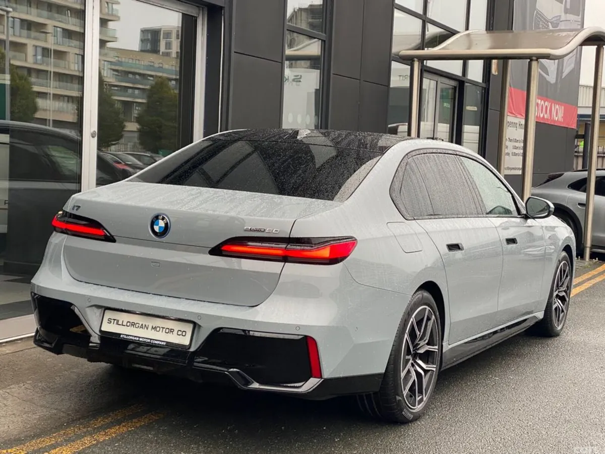 BMW i7 Saloon, Electric, 2024, Grey