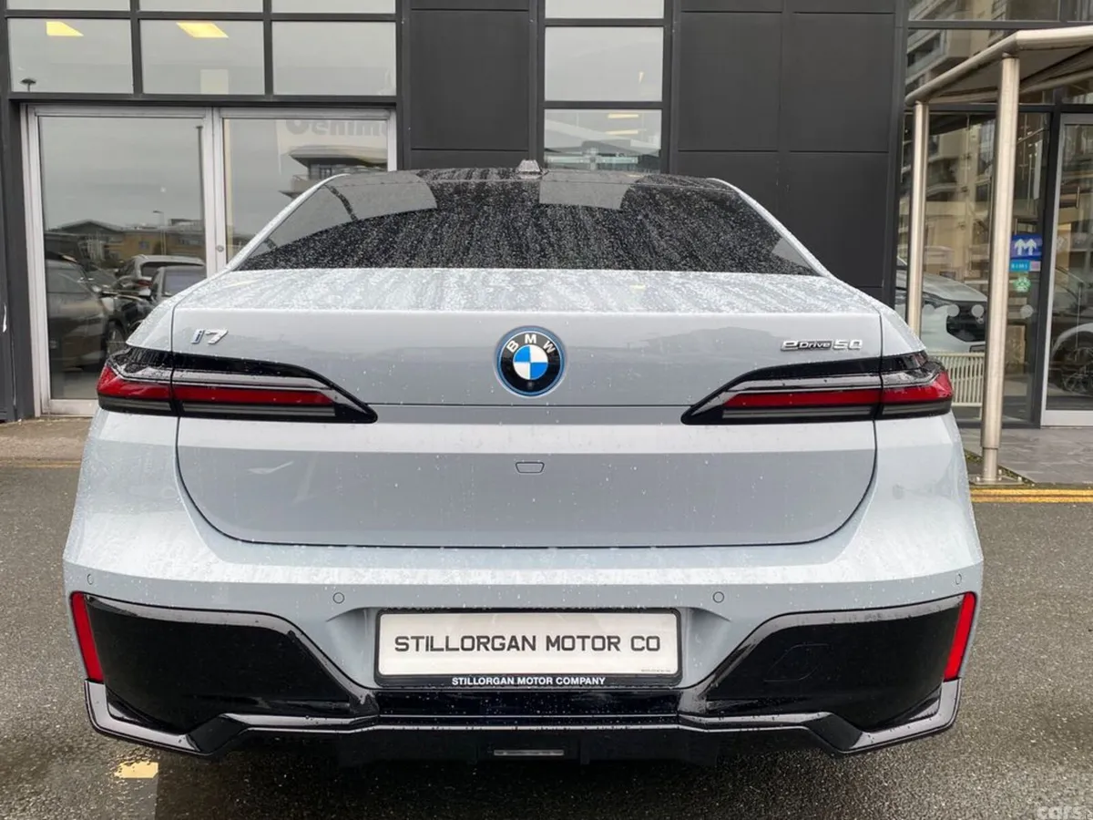 BMW i7 Saloon, Electric, 2024, Grey