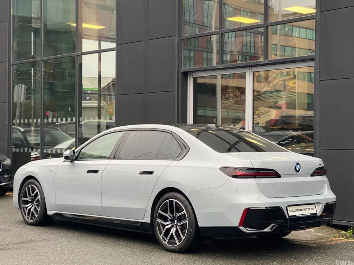 BMW i7 Saloon, Electric, 2024, Grey