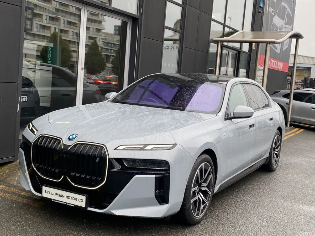 BMW i7 Saloon, Electric, 2024, Grey