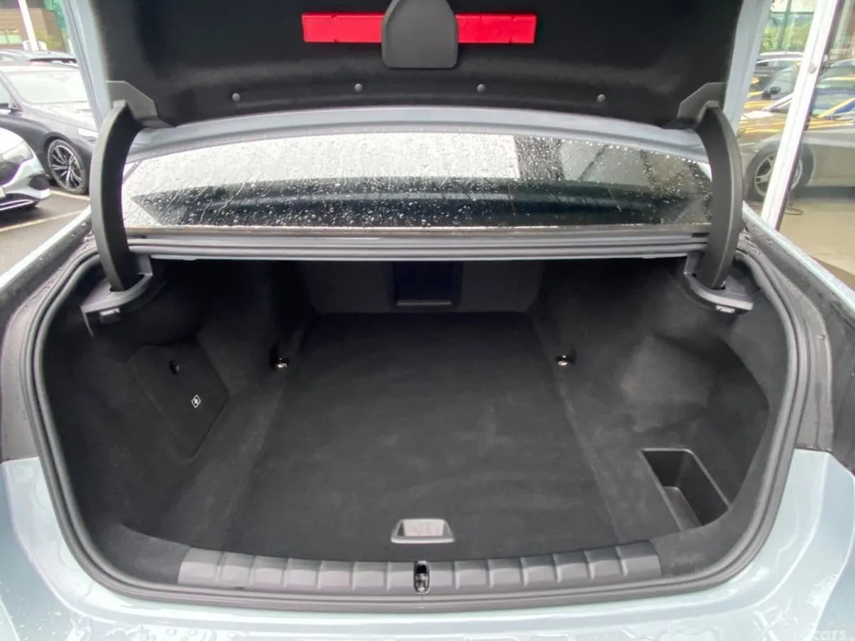 BMW i7 Saloon, Electric, 2024, Grey