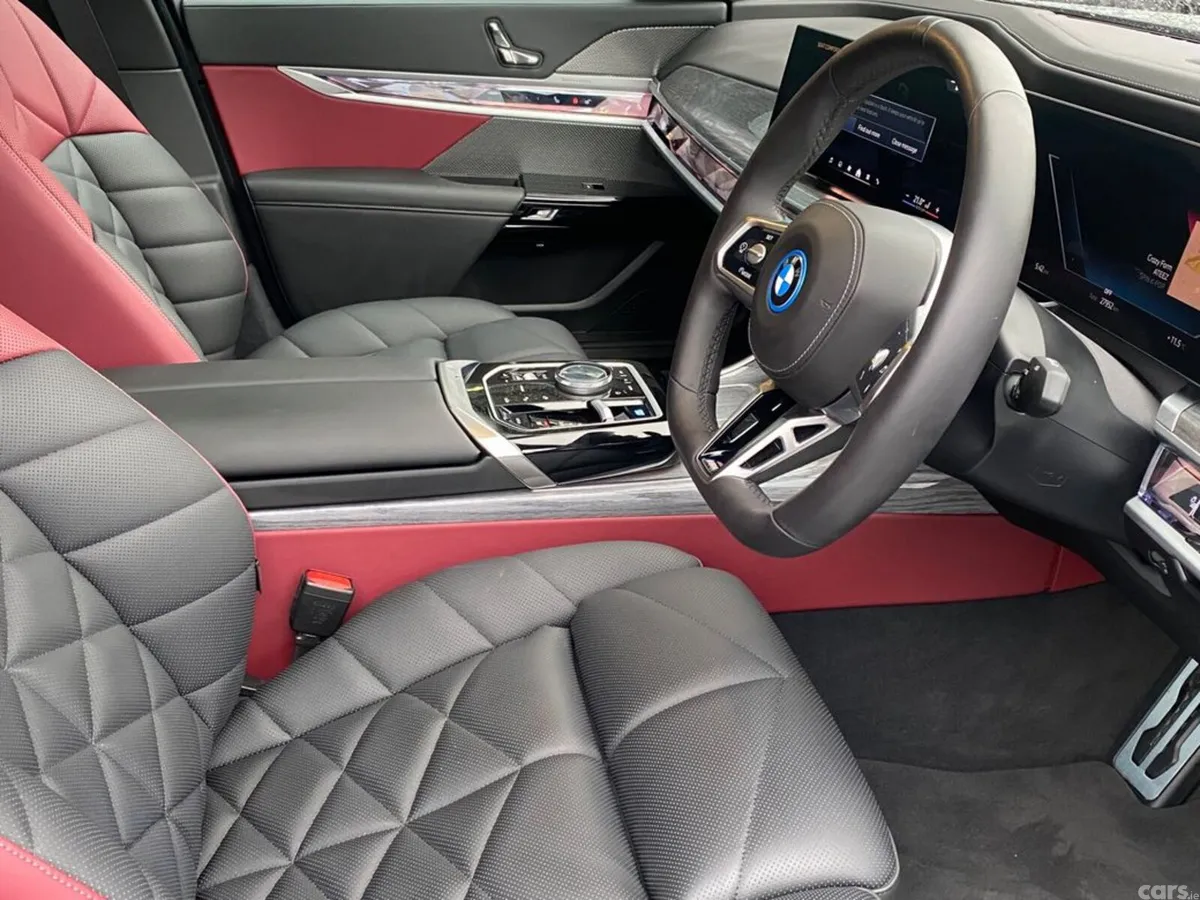 BMW i7 Saloon, Electric, 2024, Grey