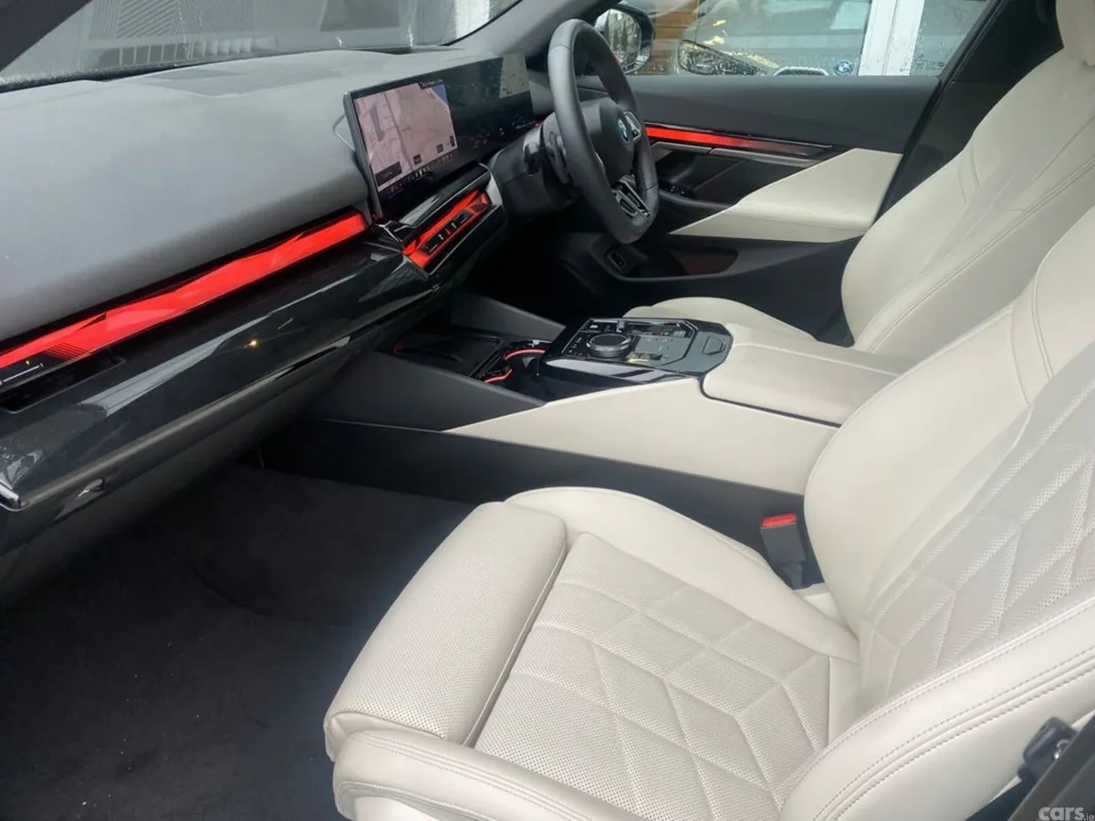 BMW 5-Series Estate, Petrol Plug-in Hybrid, 2025, Grey
