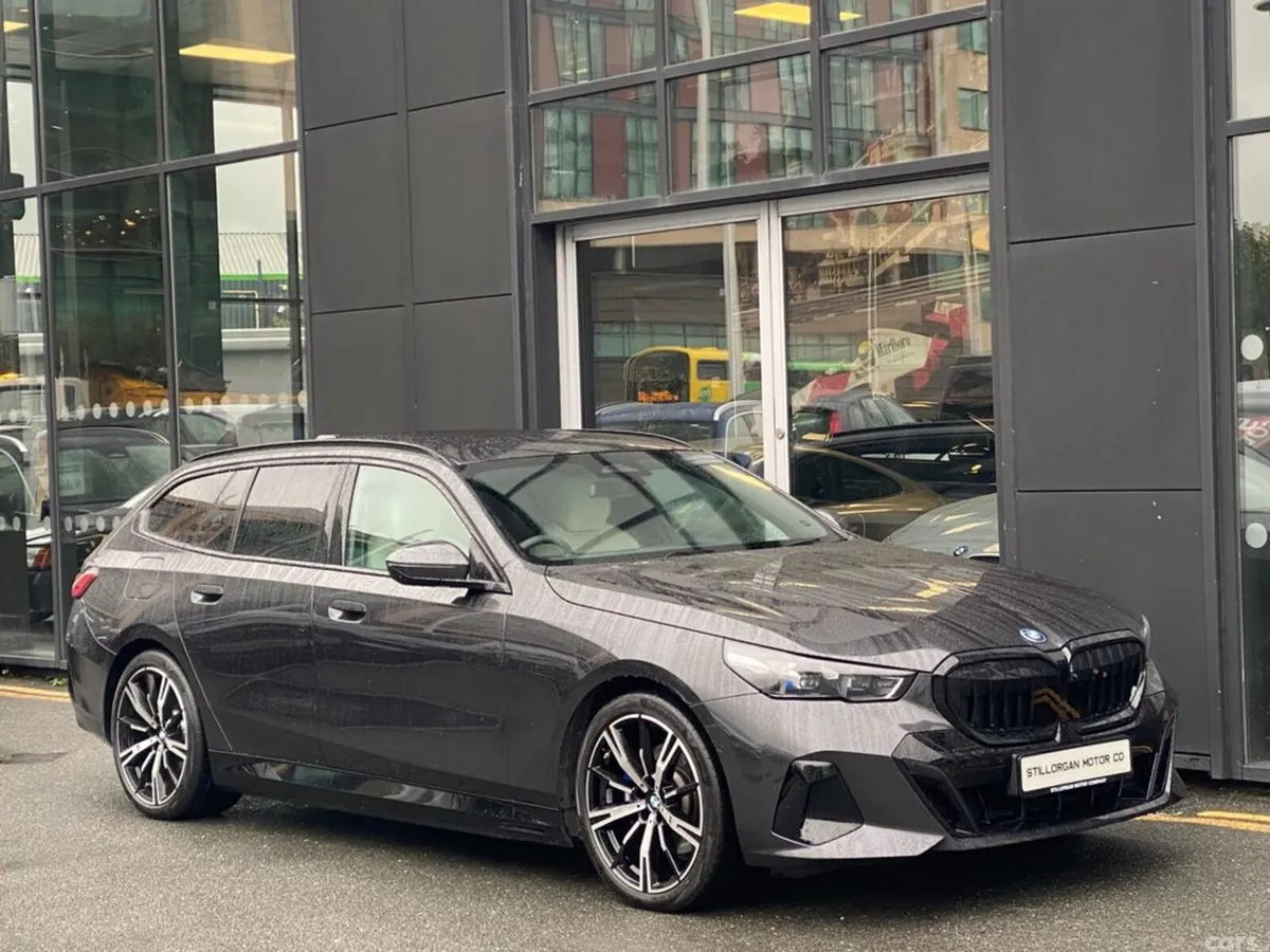 BMW 5-Series Estate, Petrol Plug-in Hybrid, 2025, Grey