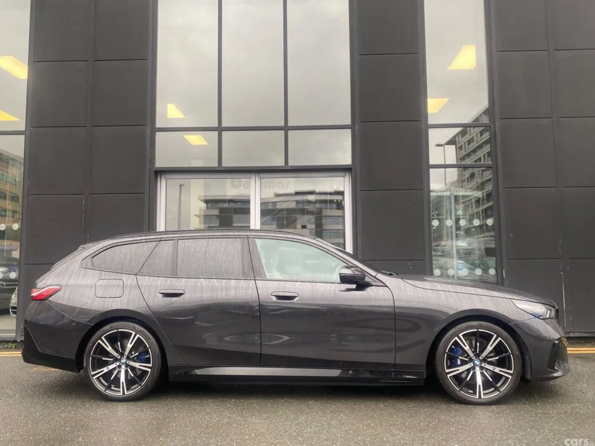BMW 5-Series Estate, Petrol Plug-in Hybrid, 2025, Grey