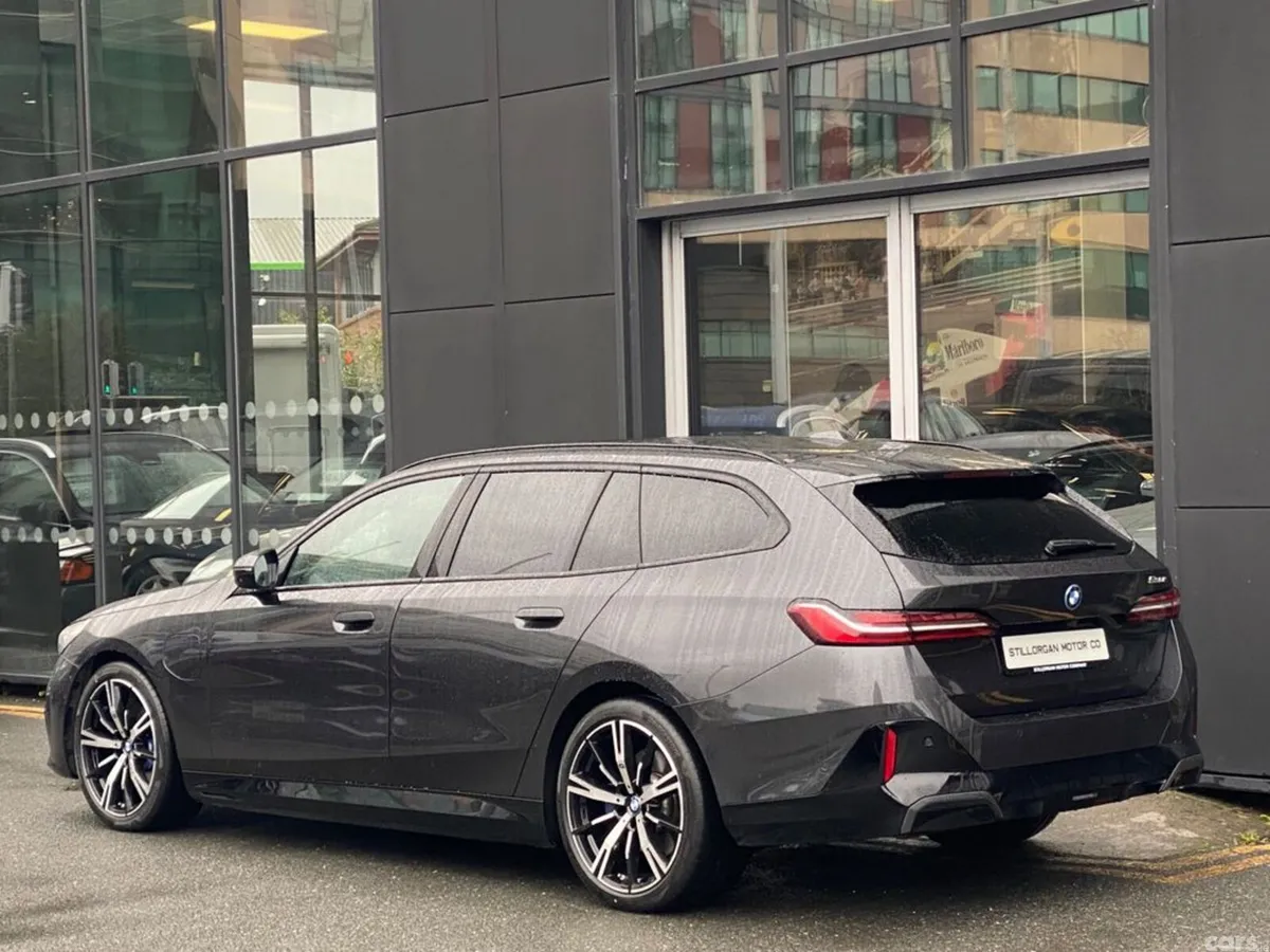 BMW 5-Series Estate, Petrol Plug-in Hybrid, 2025, Grey