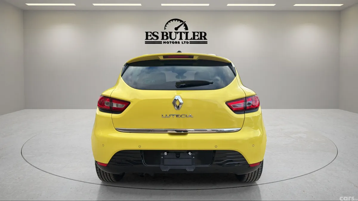 Renault Clio Hatchback, Petrol, 2013, Yellow