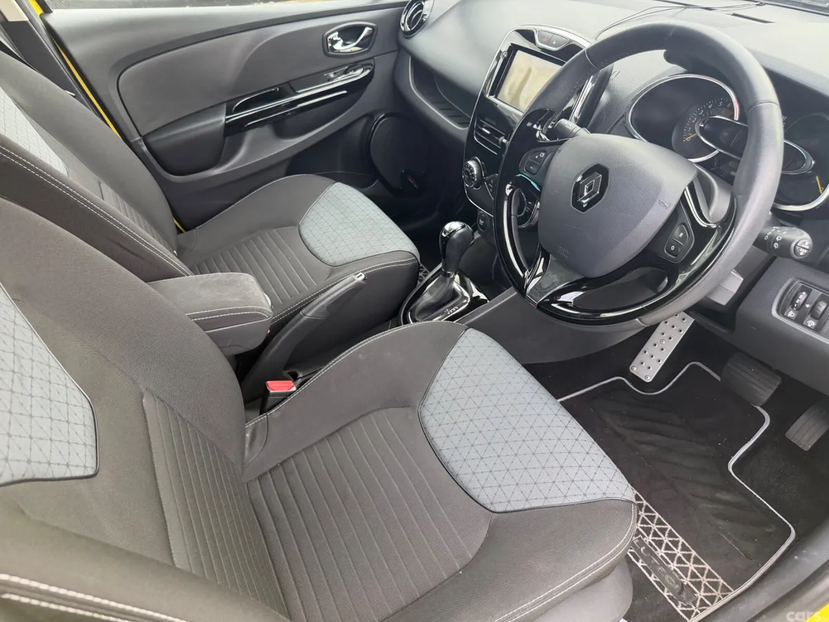 Renault Clio Hatchback, Petrol, 2013, Yellow