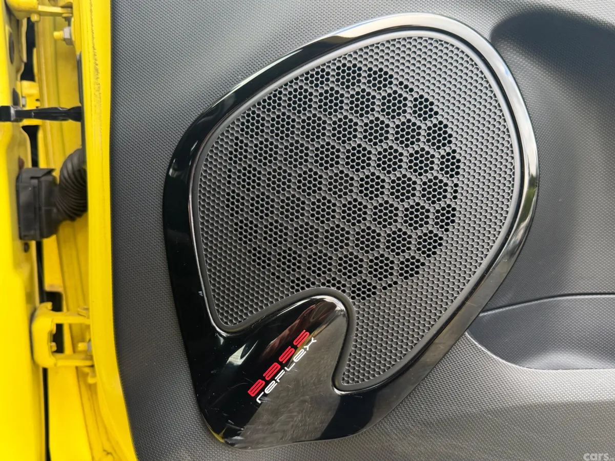 Renault Clio Hatchback, Petrol, 2013, Yellow