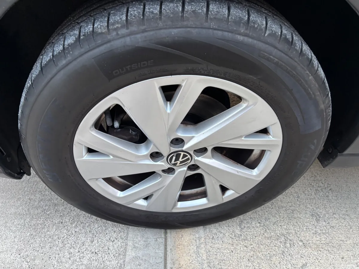 Volkswagen Taigo SUV, Petrol, 2024, Blue