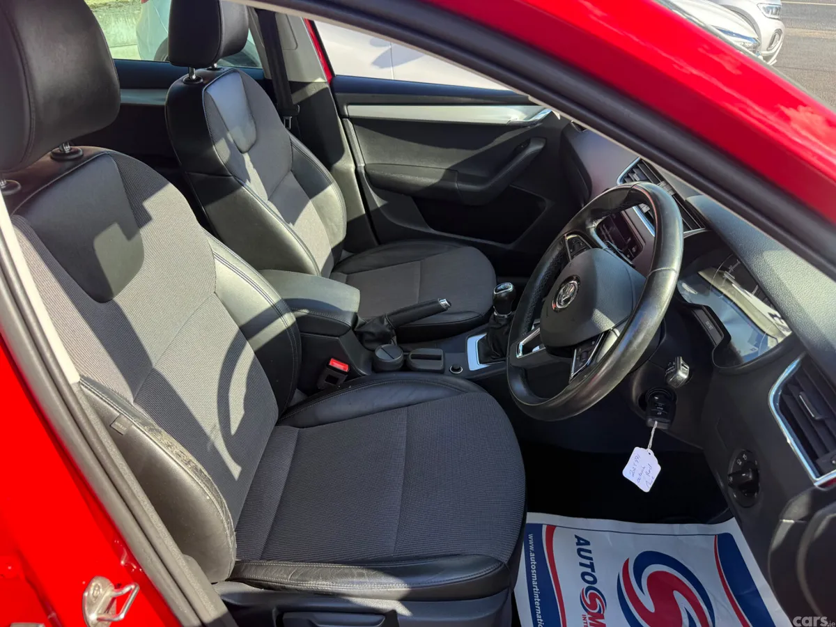 Skoda Octavia Saloon, Diesel, 2020, Red