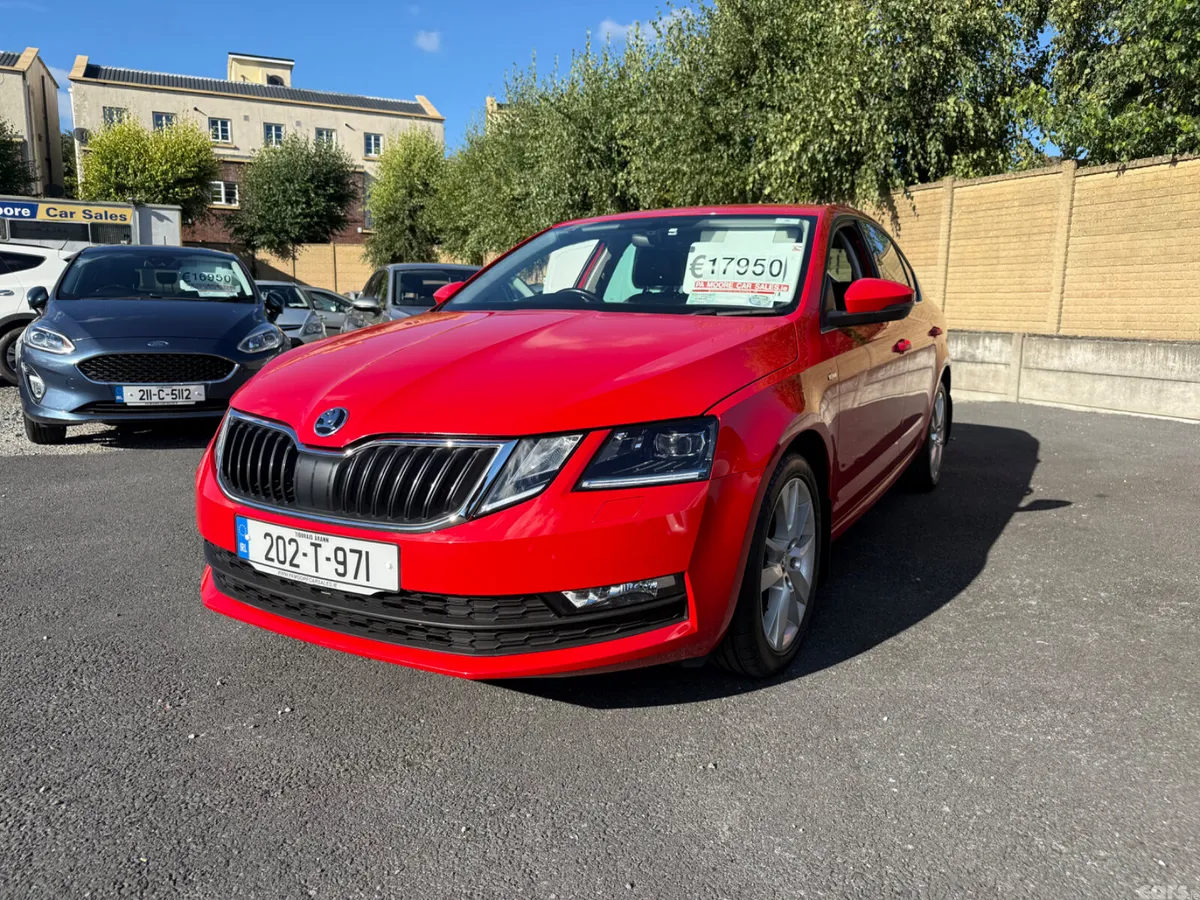 Skoda Octavia Saloon, Diesel, 2020, Red