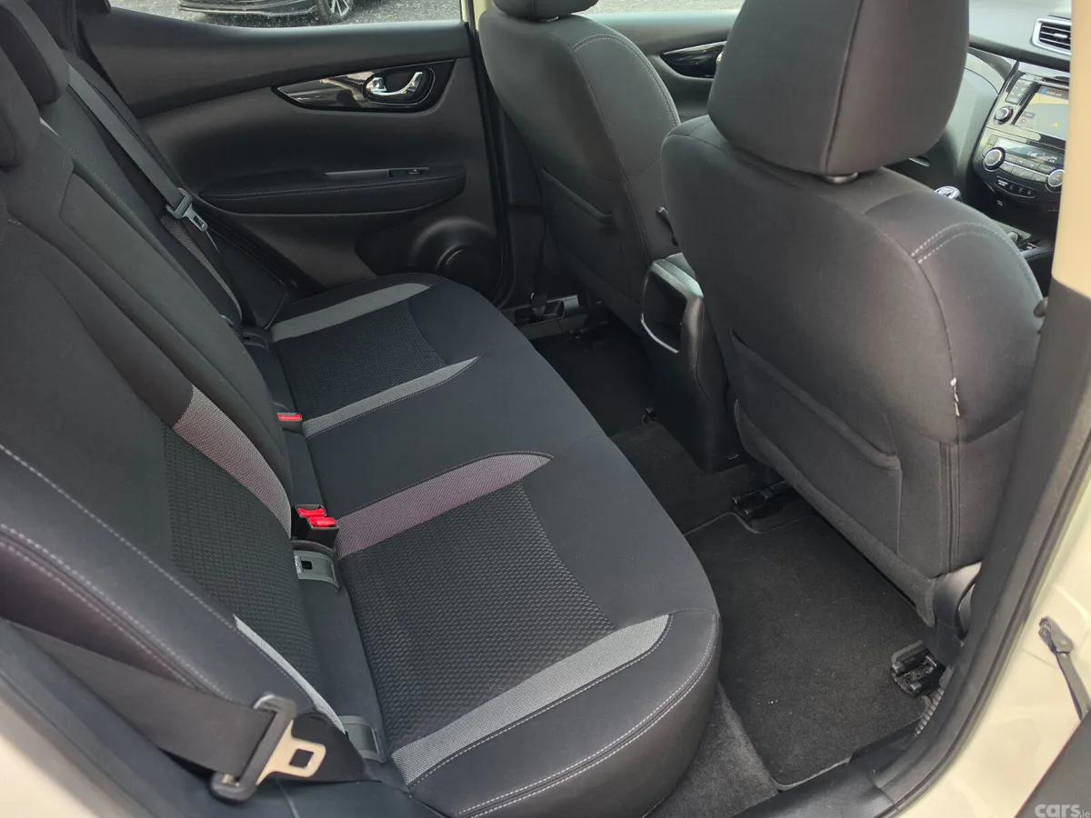 Nissan Qashqai MPV, Diesel, 2018, White