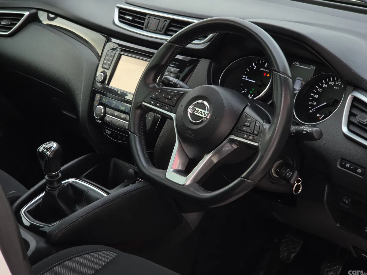 Nissan Qashqai MPV, Diesel, 2018, White