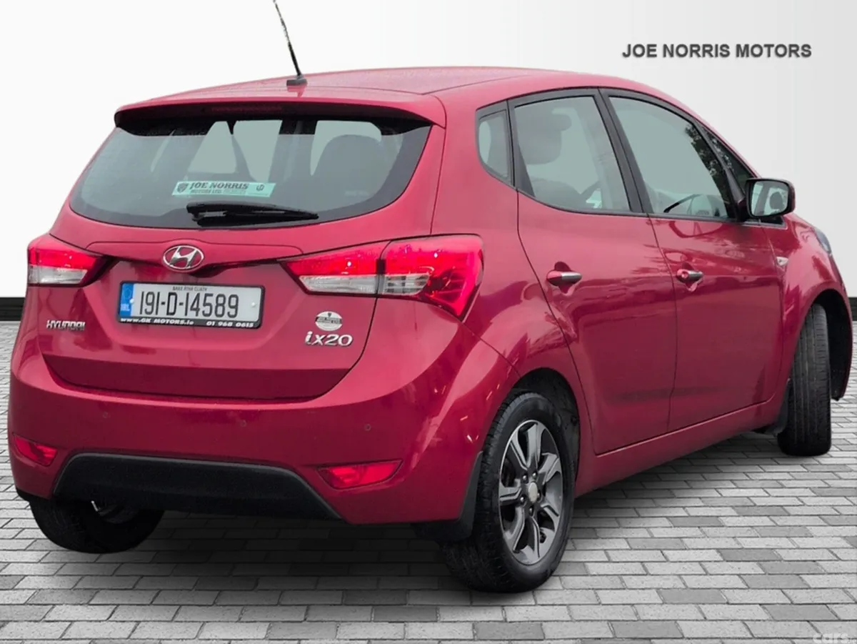 Hyundai ix20 Hatchback, Petrol, 2019, Red