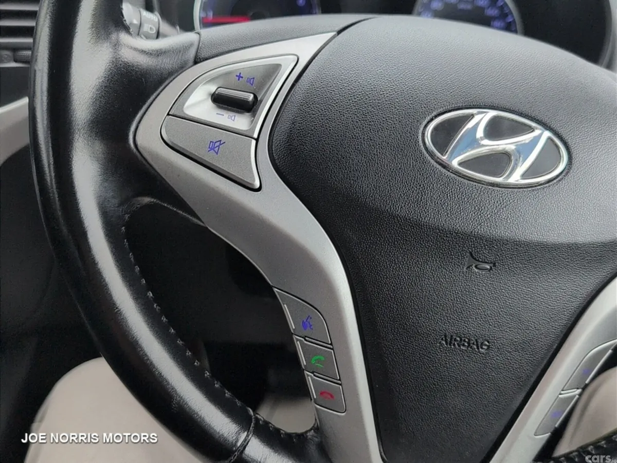 Hyundai ix20 Hatchback, Petrol, 2019, Red