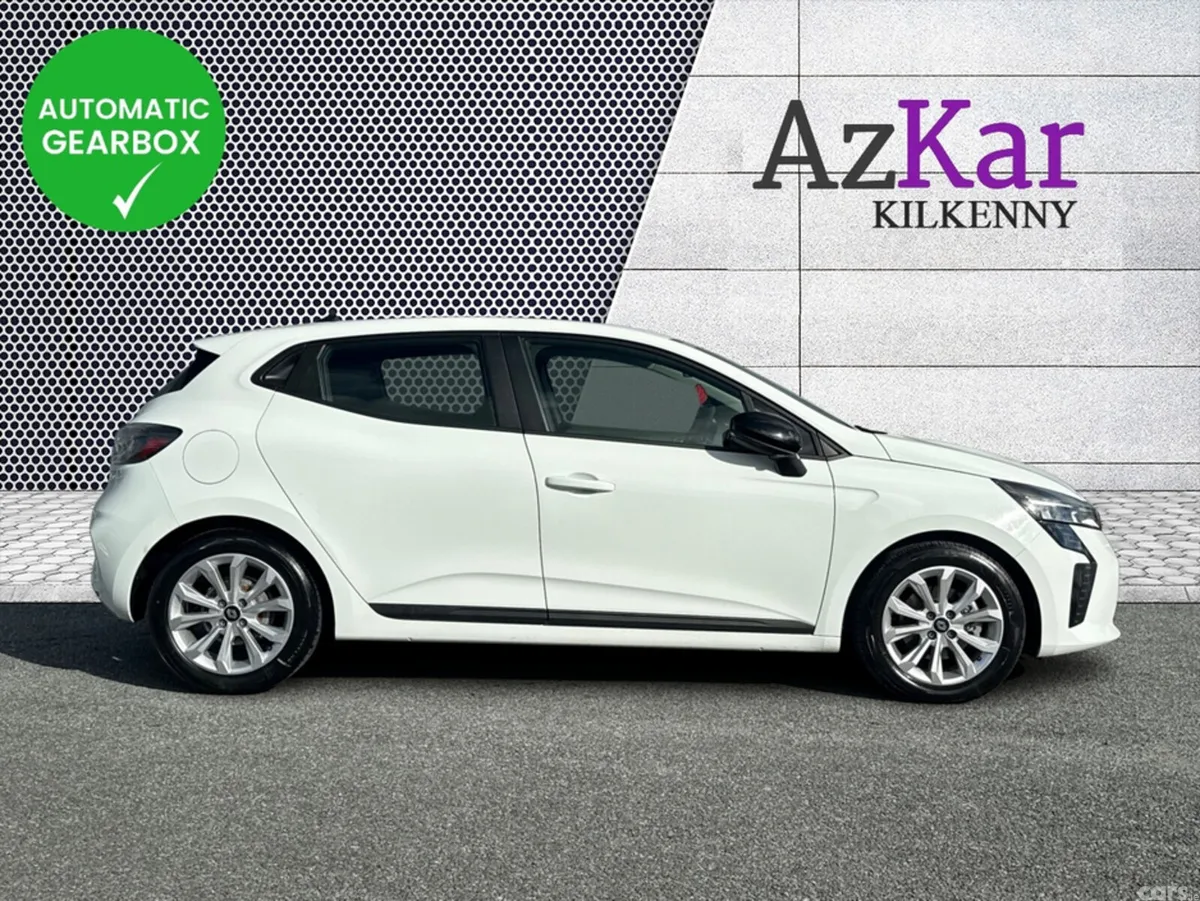 Renault Clio Hatchback, Petrol, 2024, White
