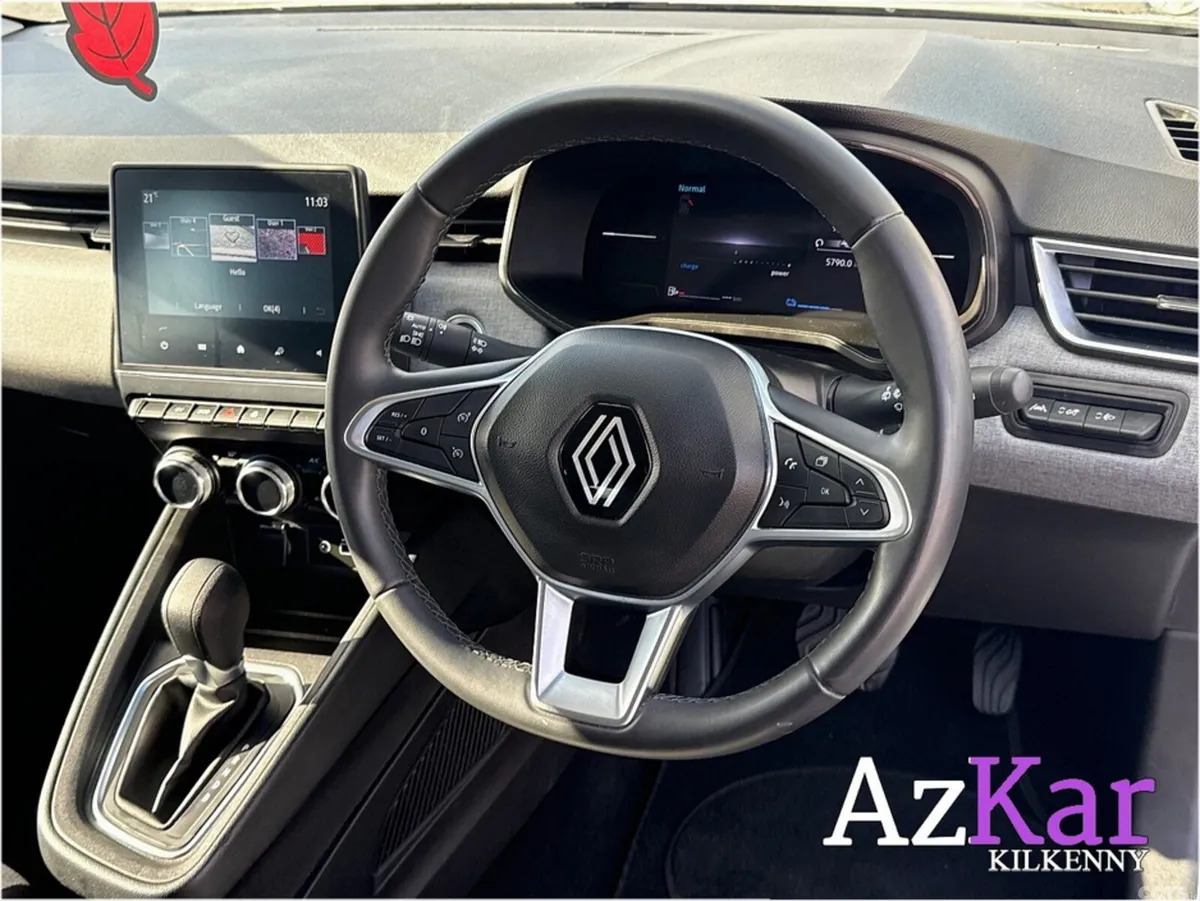 Renault Clio Hatchback, Petrol, 2024, White