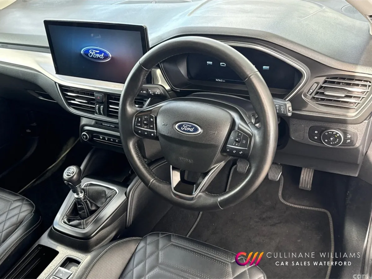 Ford Focus Hatchback, Petrol, 2024, Blue