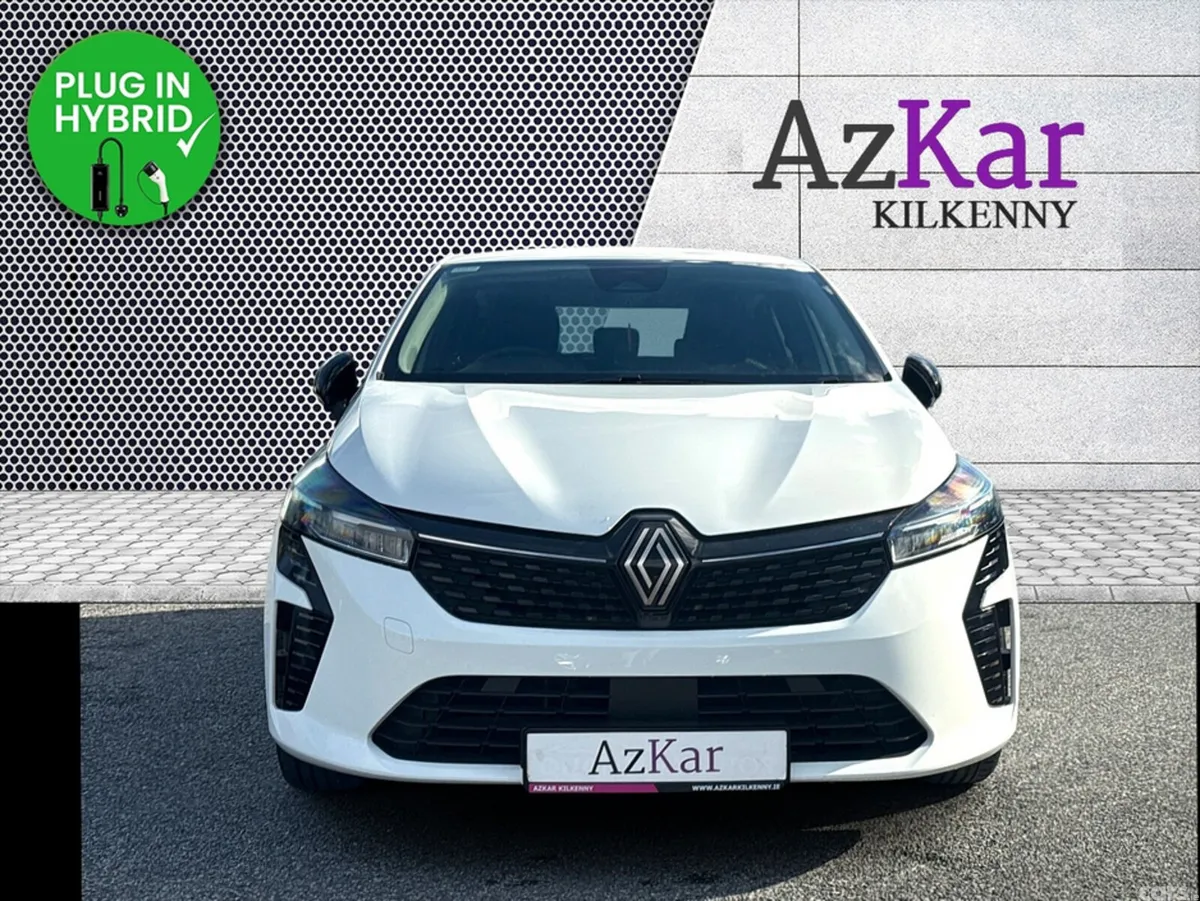 Renault Clio Hatchback, Petrol, 2024, White