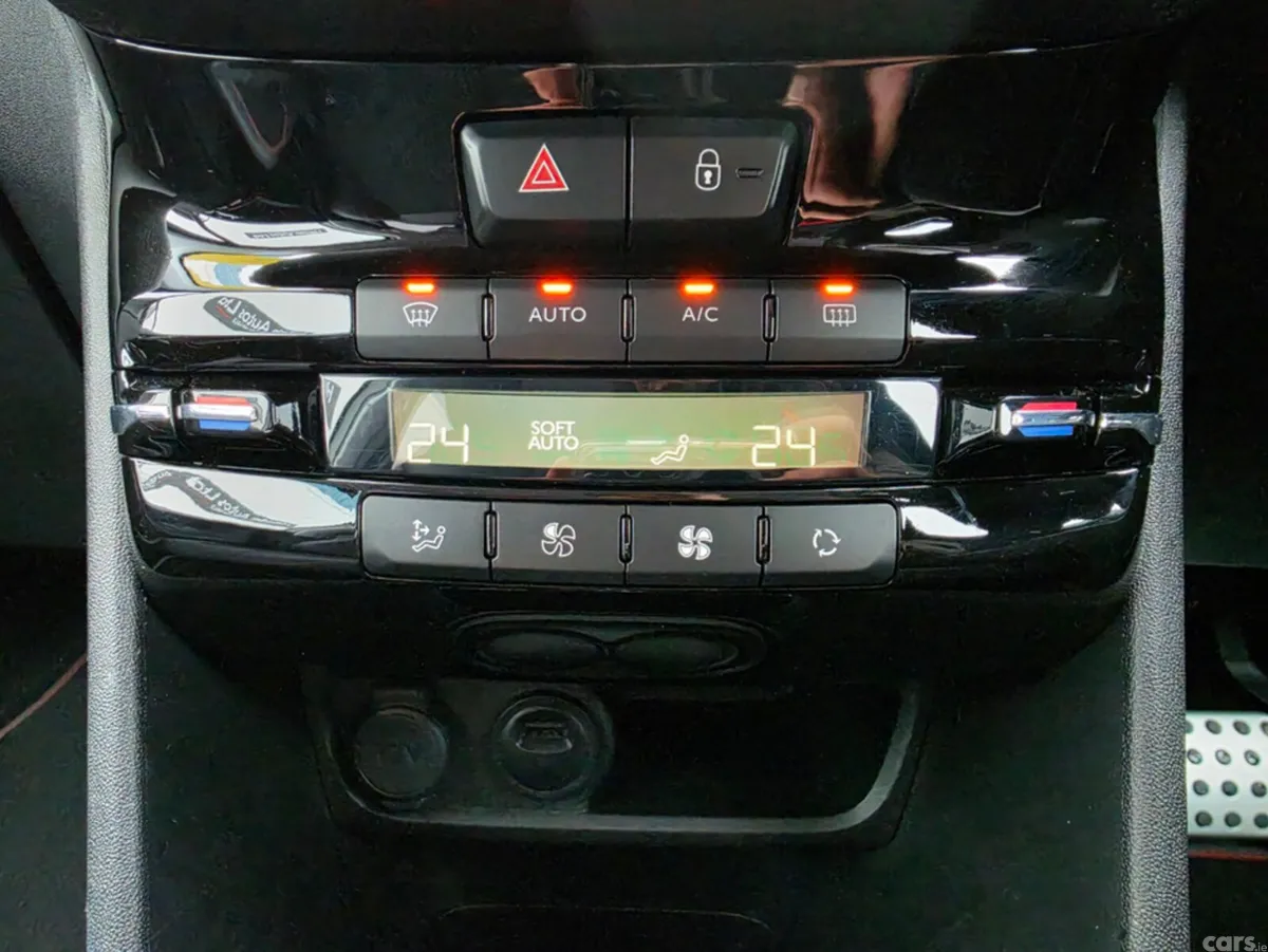 Peugeot 2008 Hatchback, Petrol, 2018, White