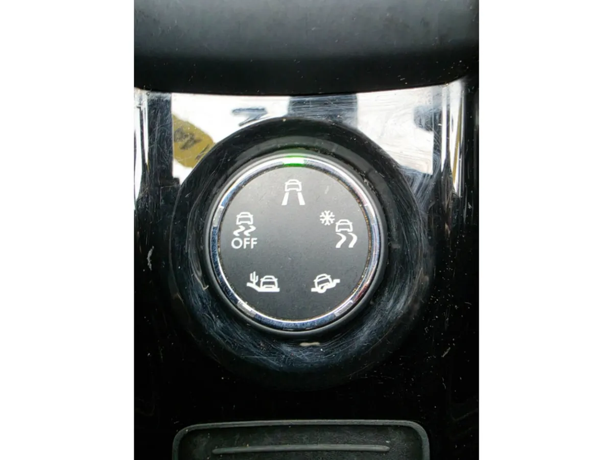 Peugeot 2008 Hatchback, Petrol, 2018, White