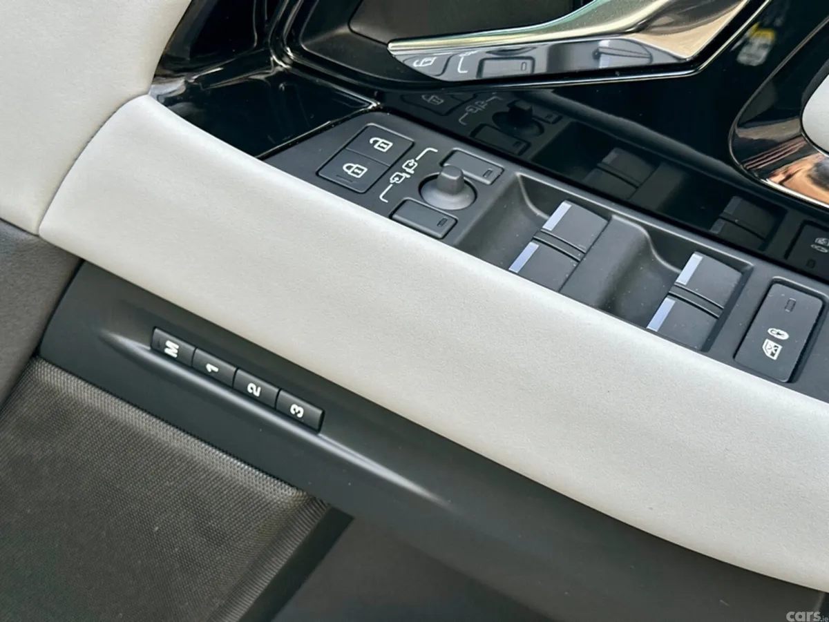 Land Rover Range Rover Evoque SUV, Petrol Plug-in Hybrid, 2026, Black