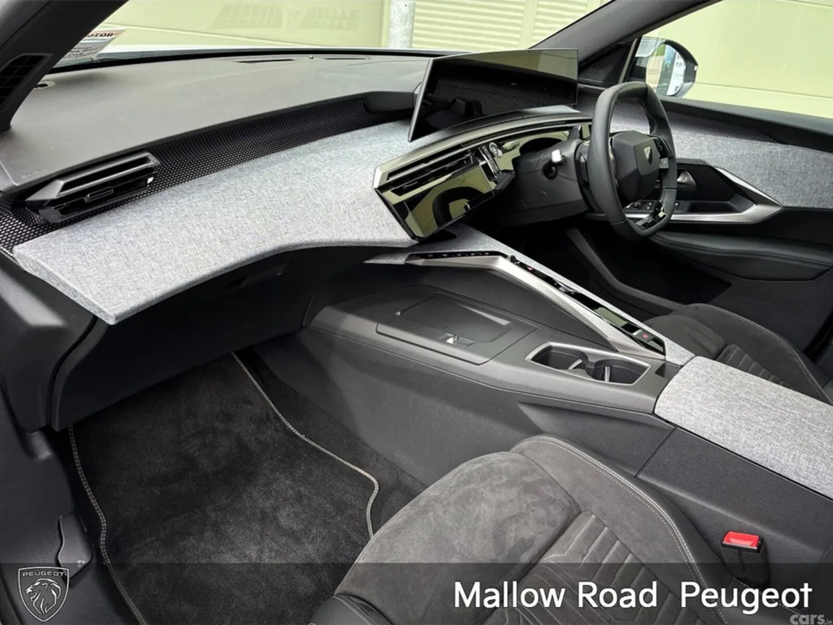 Peugeot 3008 MPV, Petrol, 2026, White