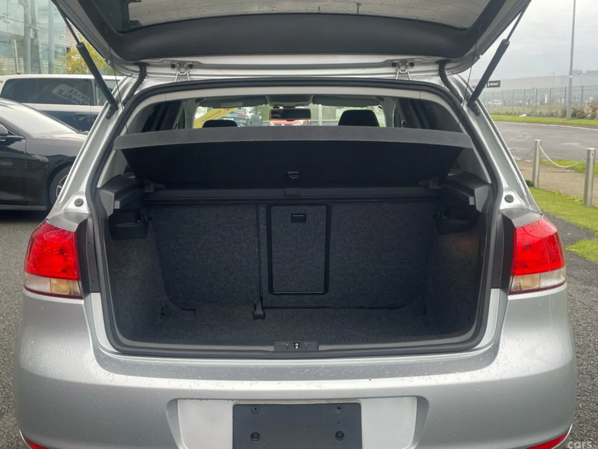 Volkswagen Golf Hatchback, Petrol, 2011, Silver
