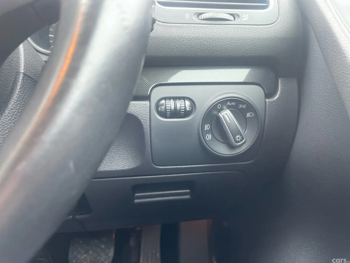 Volkswagen Golf Hatchback, Petrol, 2011, Silver