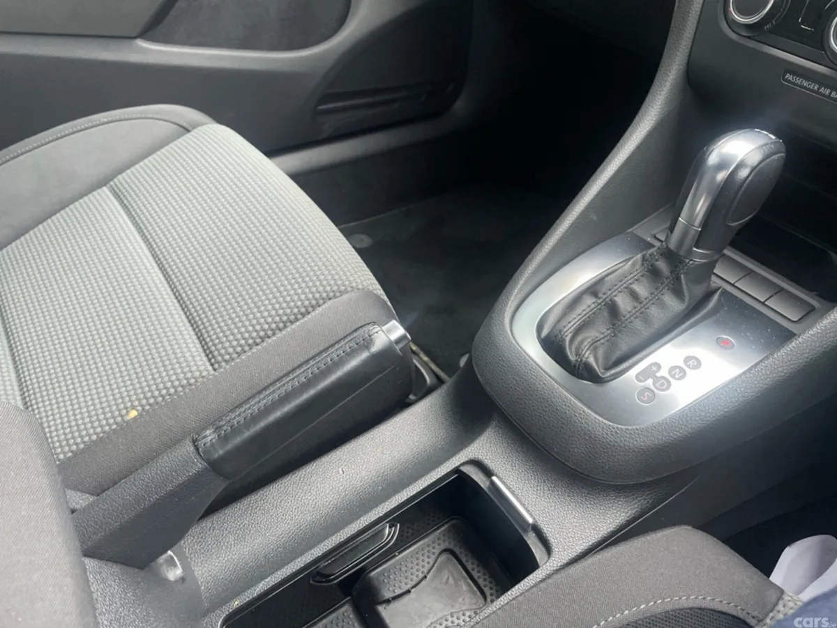 Volkswagen Golf Hatchback, Petrol, 2011, Silver